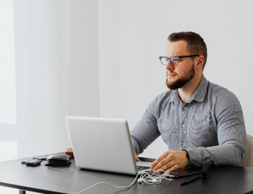 Kto nie musi korzystać z KSeF w 2026 roku? Wyłączenia, które warto znać.