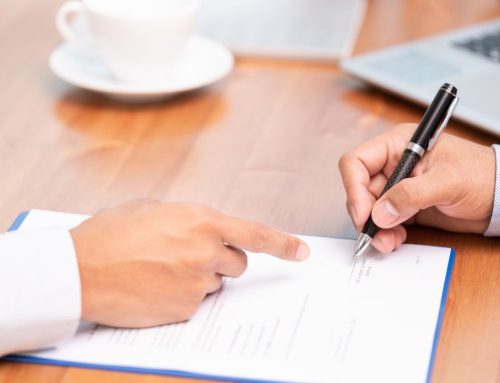 Umowa zlecenie z osobą do 26 roku życia, która czasowo utraciła status studenta lub ucznia – jak rozliczyć składki ZUS?